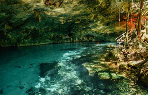  Cenotes Dos Ojos:  A Mystical Plunge into Ancient Mayan Waters!