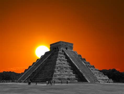 El Castillo, Pyramid of the Feathered Serpent and Ancient Mayan History!